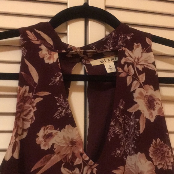 Maroon flower dress - Picture 2 of 5